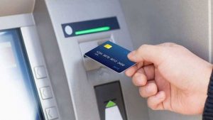 cảnh giác để tiền trong thẻ ATM