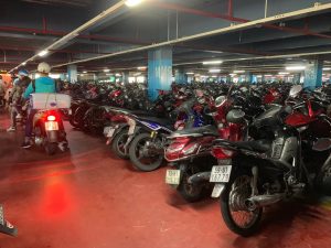 gửi xe máy qua đêm