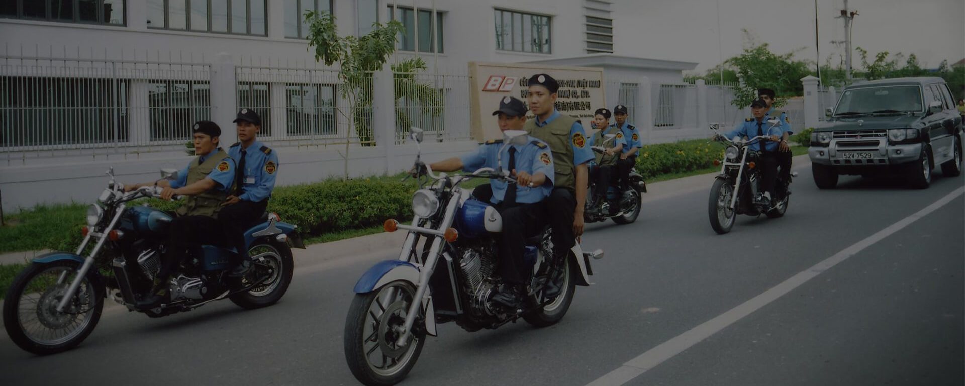 Công ty dịch vụ bảo vệ Đất Việt