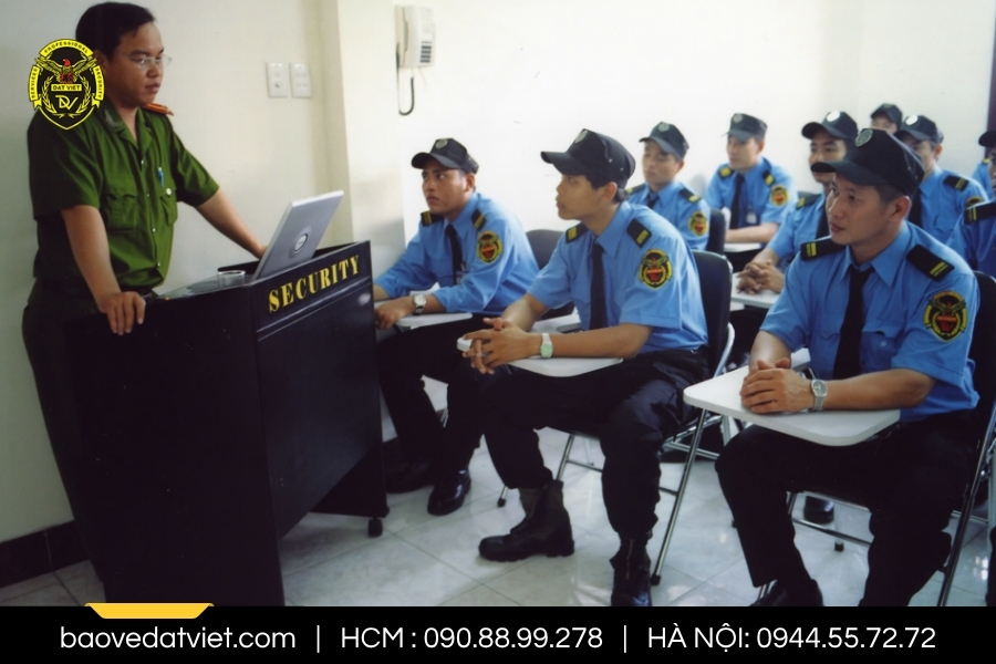 Đội ngũ nhân viên bảo vệ được đào tạo nghiệp vụ bài bản