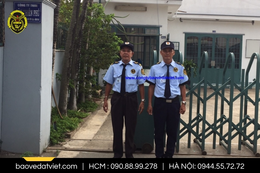 Dịch vụ bảo vệ mục tiêu cố định là cung cấp nhân viên bảo vệ làm việc thường xuyên tại một địa điểm