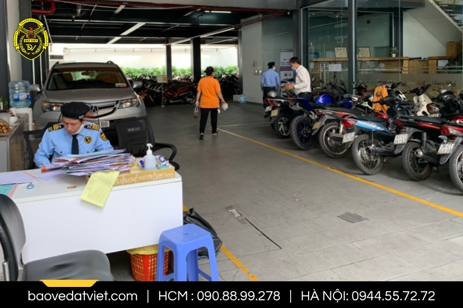 Dịch vụ bảo vệ nhà trọ kiểm soát người và phương tiện ra vào ngăn chặn các đối tượng khả nghi xâm nhập trái phép